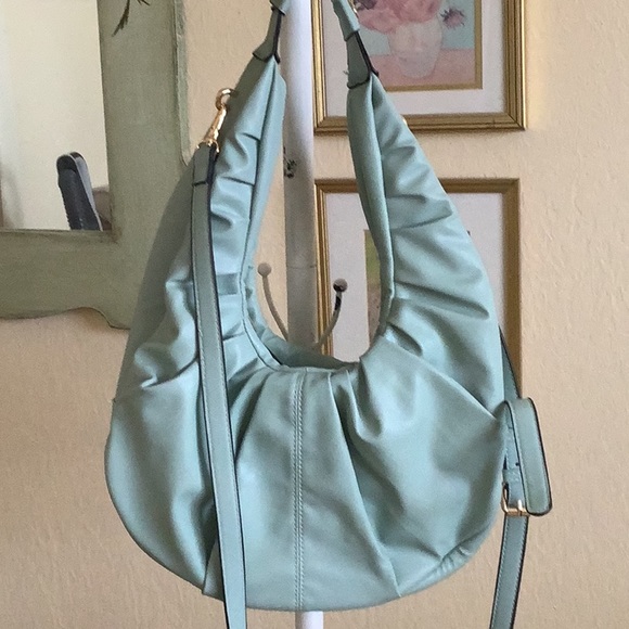 Handbags - NWOT Purse 👜👜👜